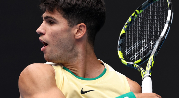 Alcaraz vence de forma tranquila e desafia Zverev no Australian Open 1 alcarazausopen242 2