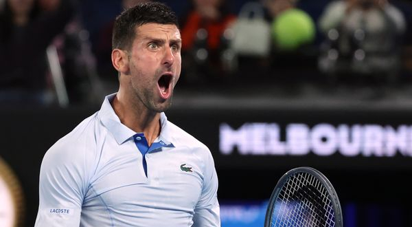 Djokovic sobre rival zerado em games no 3º set: ‘A tensão só aumentava' 11 djokovicausopen245