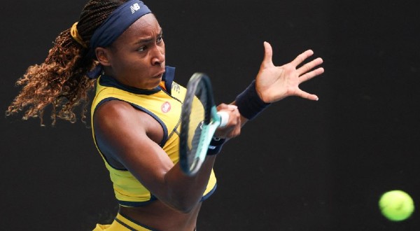 Gauff arrasa, vai às 4ªs na Austrália e vence a 11ª seguida em Slams 17 gauffausopen242