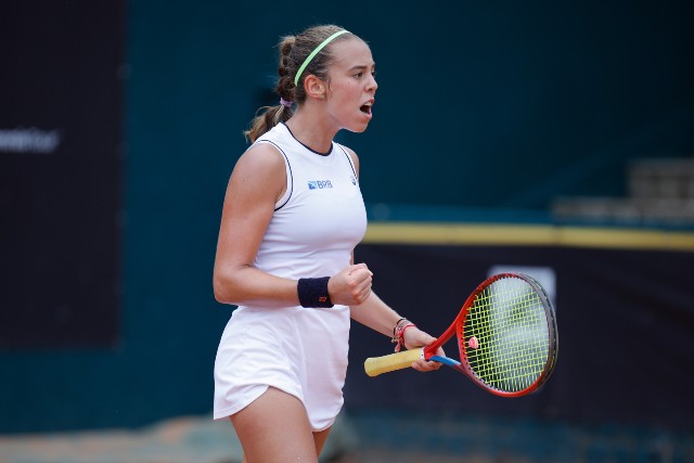 Olivia Carneiro e Laura Brunkel vencem na estreia no Australian Open Juvenil 7 oliviacarneirobanana233med2 6