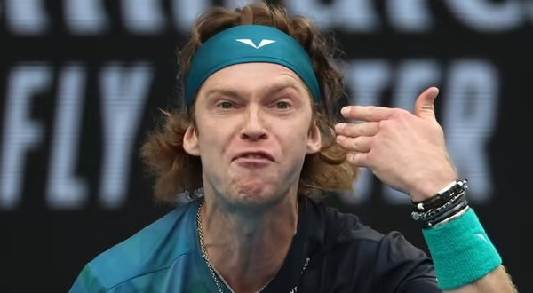 Rublev diz que relaxou no jogo e entrou em pânico no 5º set contra Wild 29 rublevausopen24