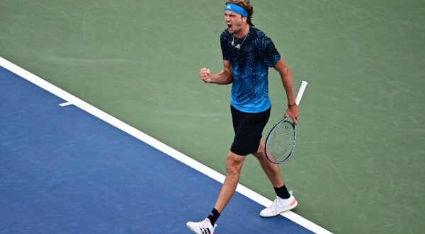 Zverev celebra virada diante de Tsitsipas na semifinal de Cincinnati 45 zverevcincinnati21 1