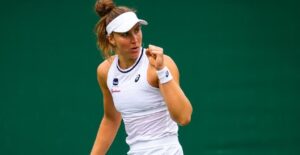 Bia Haddad em ação em Wimbledon 2024