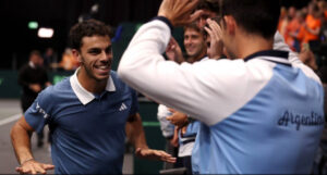 Francisco Cerundolo vibra com vitória diante da Holanda na Copa Davis