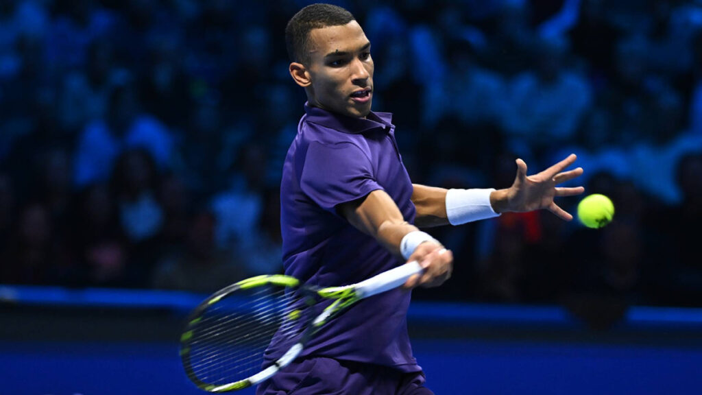 Aliassime bate Zverev, faz semi inédita e desafia Alcaraz no Finals 11 aliassimefinals253