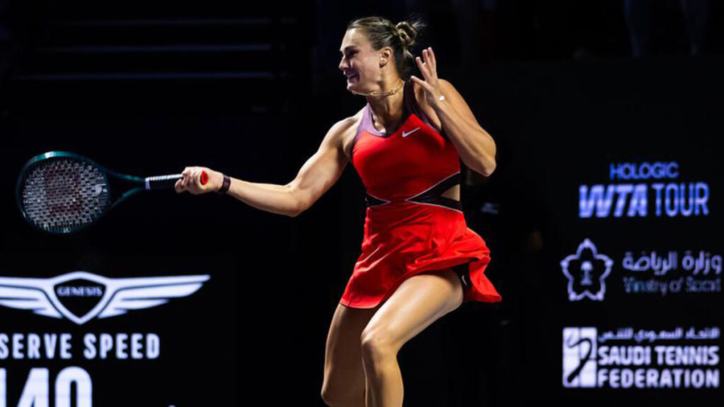 Sabalenka desbanca atual campeã e se mantém invicta no WTA Finals 21 sabalenkariadfinals25