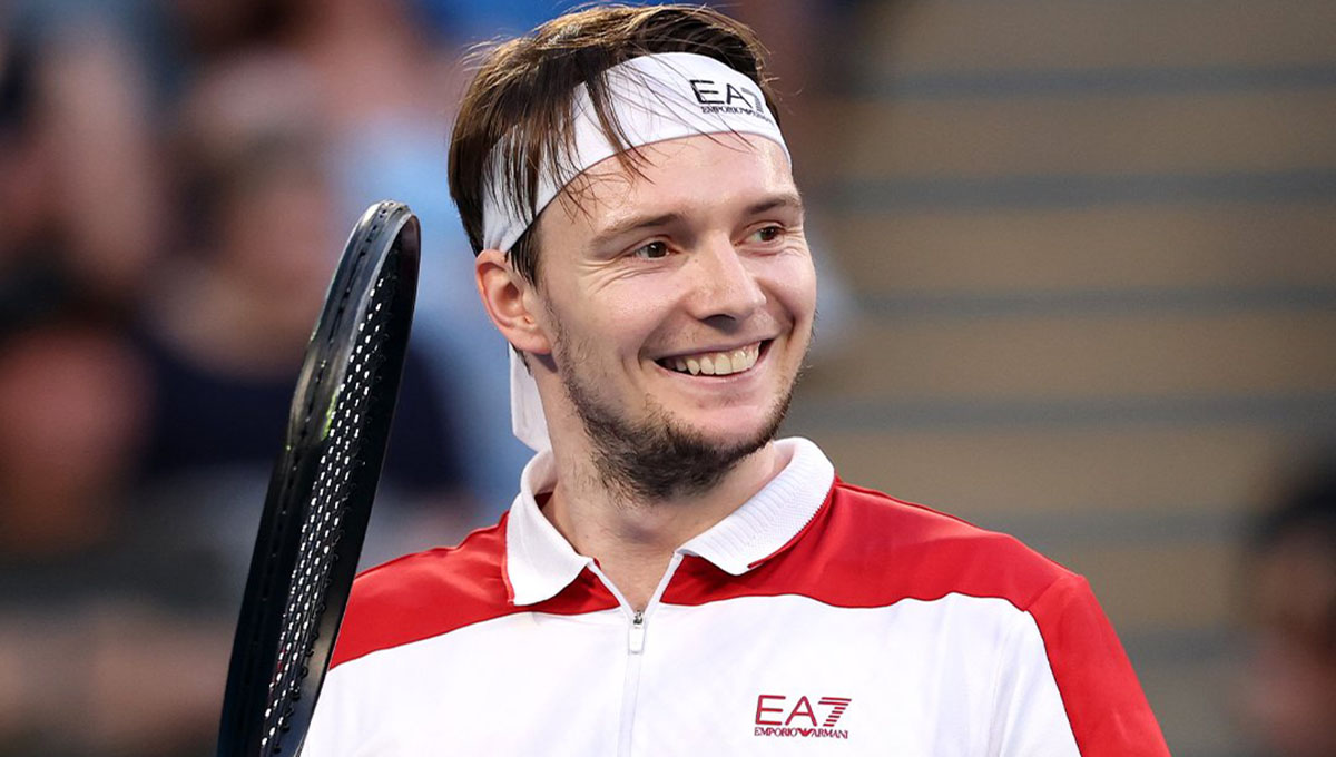 Bublik sofre, mas vence batalha com Munar e faz semi em Rotterdã Bublik sofre, mas vence batalha com Munar e faz semi em Rotterdã