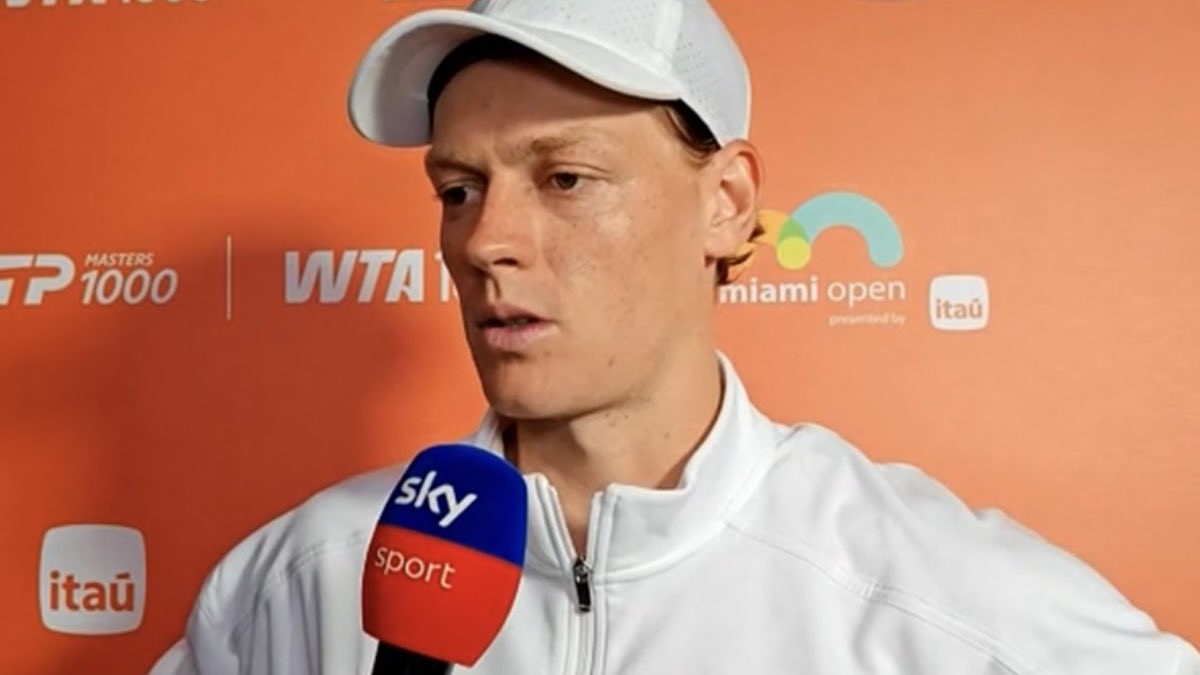 Sinner comenta desafios no saibro e explica estratégia para se superar