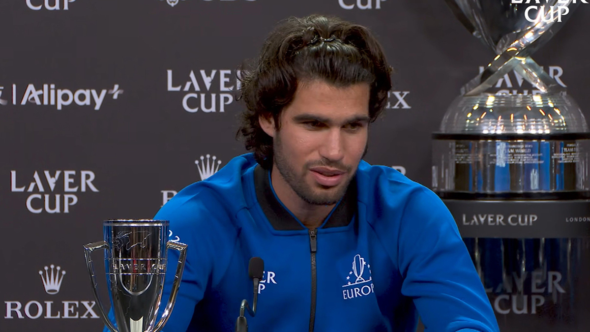 Carlos Alcaraz celebra título da Laver Cup e avalia condição física após lesão