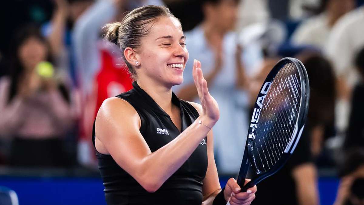 Chwalinska surpreende Swiatek, vai à final em Wuhan e mira o top 10