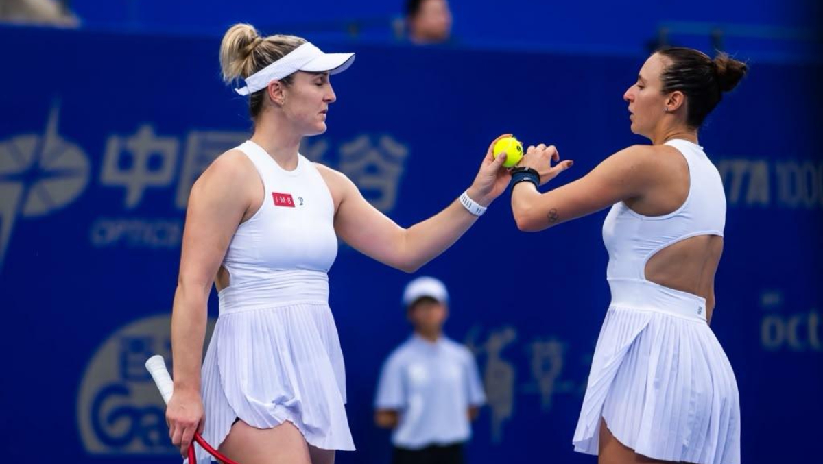 Luisa Stefani celebra superação em Wuhan e vai à semi no tênis