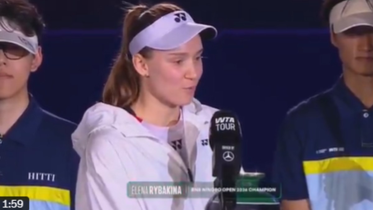 Elena Rybakina celebra feito inédito após título no WTA 500 de Ningbo