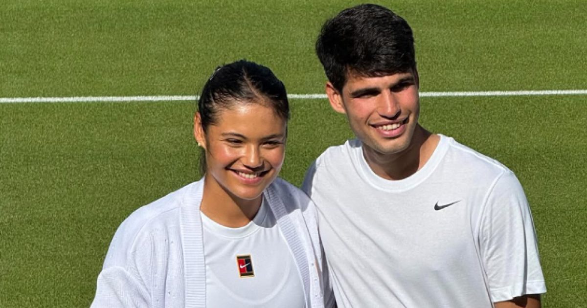 Emma Raducanu e Carlos Alcaraz em evento de patrocinador antes de Wimbledon 2025