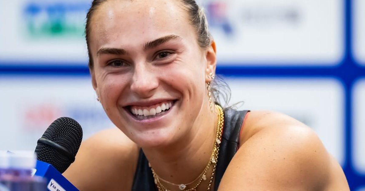 Sabalenka em entrevista coletiva em Wuhan