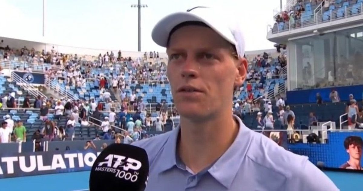 Sinner em entrevista (Crédito: Reprodução TennisTV)